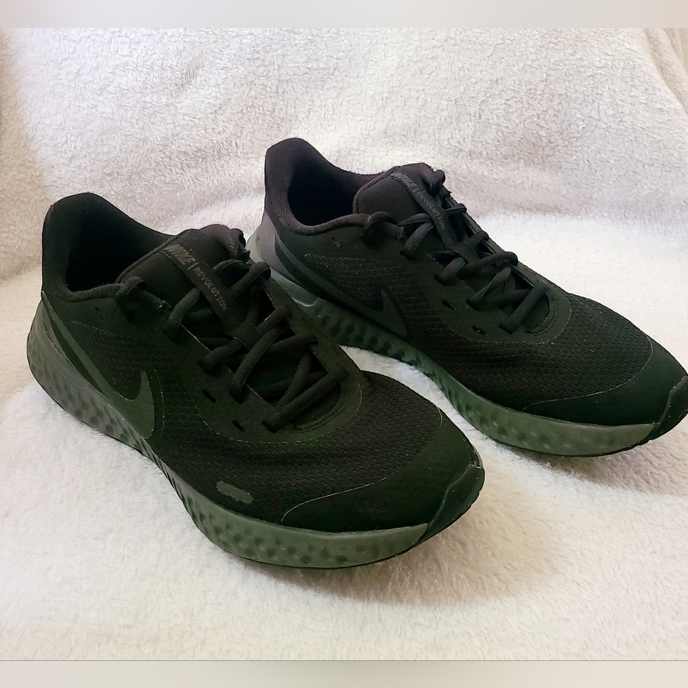 Nike Revolution 5 Black Running Shoes BQ5671-001 Sneakers Sz 7Y Fits 8.5W